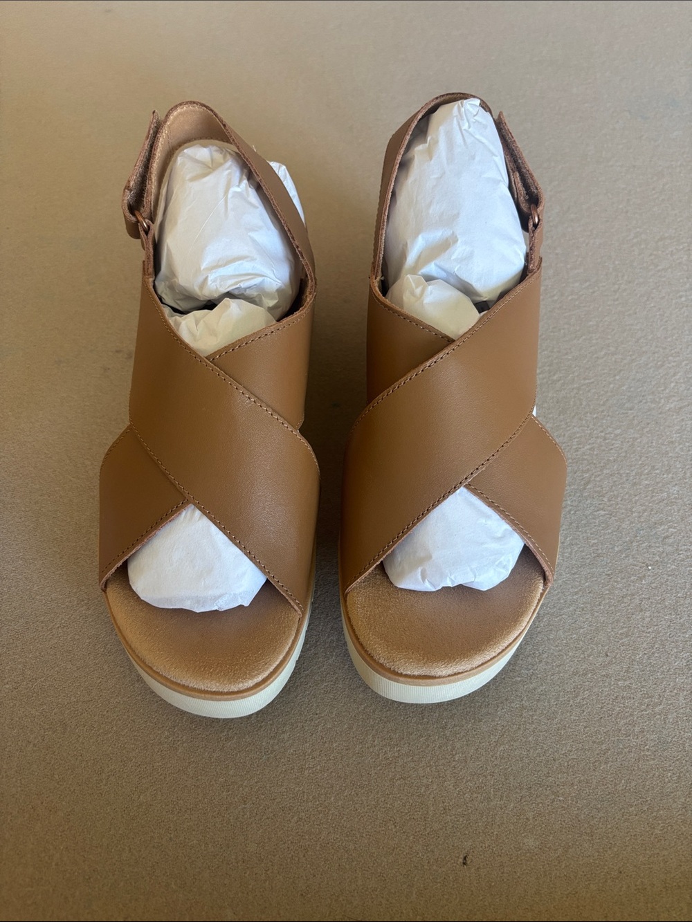 Clark’s Diaz Cross Women's Tan Crisscross Platform Sandals